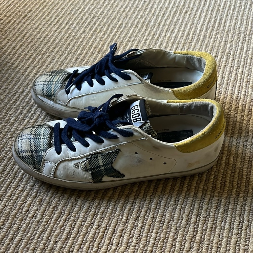 Golden goose sneakers in good condition 8.5